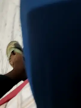 xxxhugedick0001 online show from 4, 3, 2025