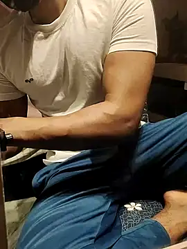 xxxhugedick0001 online show from 8, 3, 2025