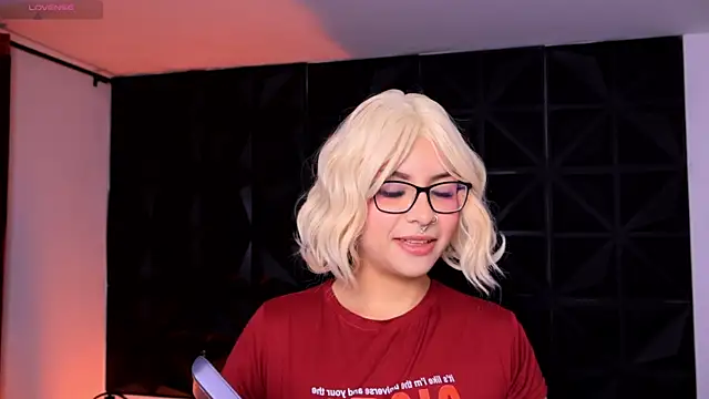 Misselektra   online show from 6, 1, 2025