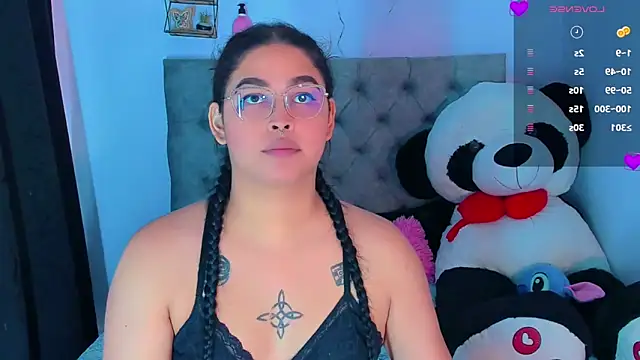 Snapshot of mabellfox chatting on 8, 10, 2025 mabellfox online show from 8, 10, 2025