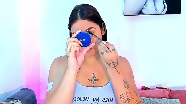 Snapshot of mabellfox chatting on 27, 10, 2025 mabellfox online show from 27, 10, 2025