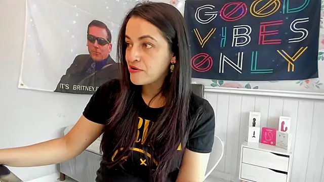 LovelyAzucena online show from 18, 10, 2025