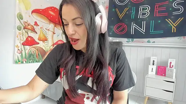 LovelyAzucena online show from 25, 10, 2025