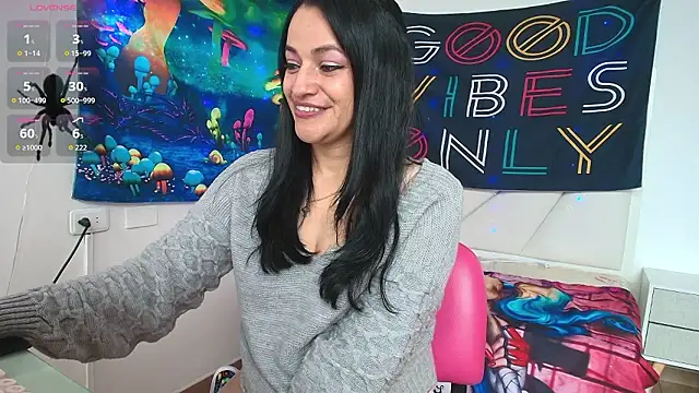 LovelyAzucena online show from 18, 3, 2026