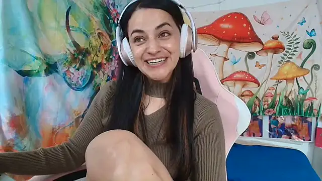 Snapshot of LovelyAzucena chatting on 8, 7, 2026 LovelyAzucena online show from 8, 7, 2026