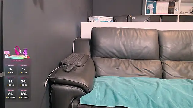 Snapshot of Lili-Bertine chatting on 29, 9, 2025 Lili-Bertine online show from 29, 9, 2025