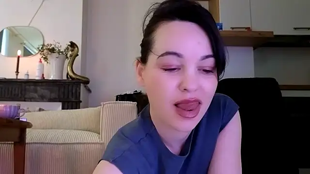 Lilie romeo online show from 10, 2, 2025