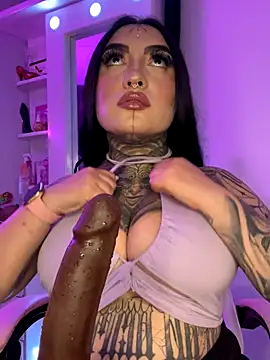 CloeeBeckam online show from 4, 12, 2025