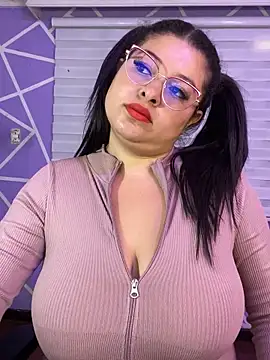 MiiaaJoness online show from 4, 5, 2026