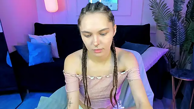 ChloeSunny online show from 28, 6, 2026