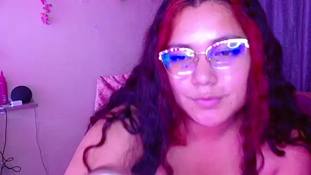 Snapshot of girl_milk2 chatting on 6, 10, 2025 girl milk2 online show from 6, 10, 2025