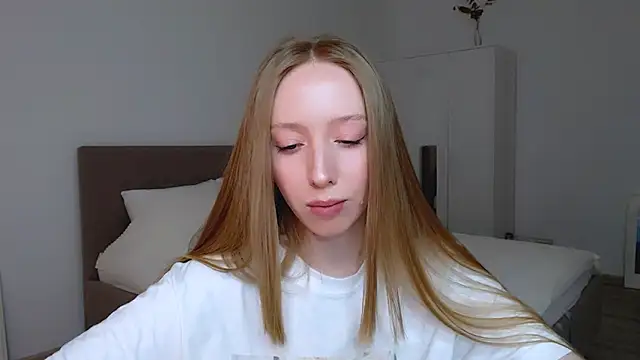 Snapshot of Luna_insniity chatting on 14, 12, 2024 Luna insniity online show from 14, 12, 2024