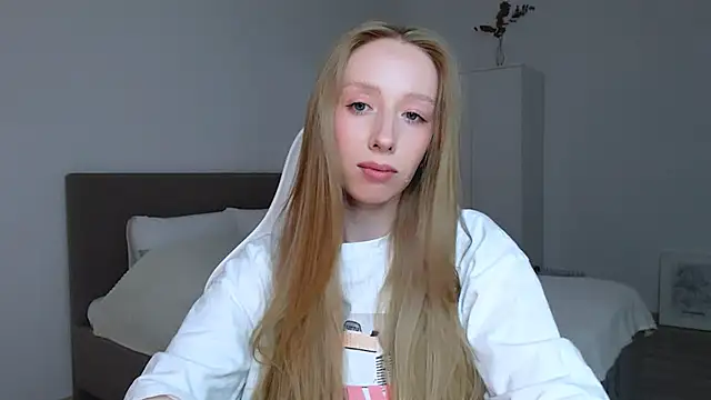 Snapshot of Luna_insniity chatting on 12, 10, 2025 Luna insniity online show from 12, 10, 2025