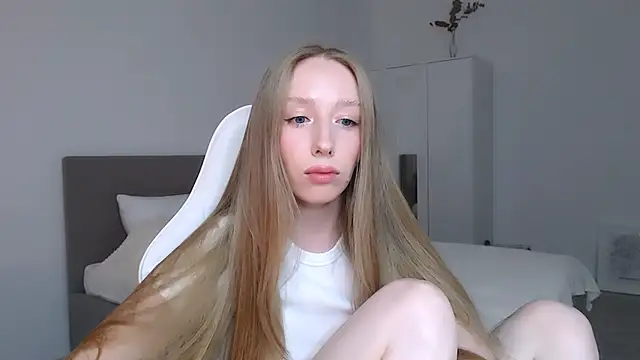 Snapshot of Luna_insniity chatting on 3, 11, 2025 Luna insniity online show from 3, 11, 2025