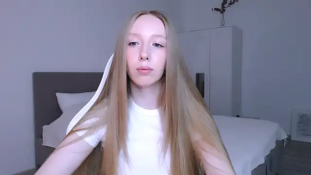 Snapshot of Luna_insniity chatting on 22, 11, 2025 Luna insniity online show from 22, 11, 2025