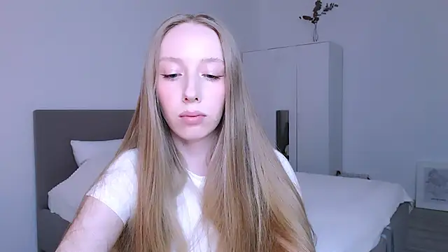 Snapshot of Luna_insniity chatting on 1, 12, 2025 Luna insniity online show from 1, 12, 2025