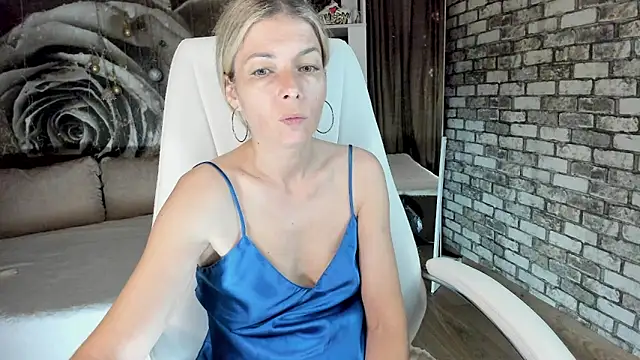 Snapshot of Eva_Melow chatting on 14, 6, 2026 Eva Melow online show from 14, 6, 2026