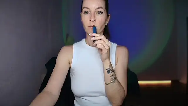 Snapshot of beauty_bella chatting on 3, 6, 2026 beauty bella online show from 3, 6, 2026