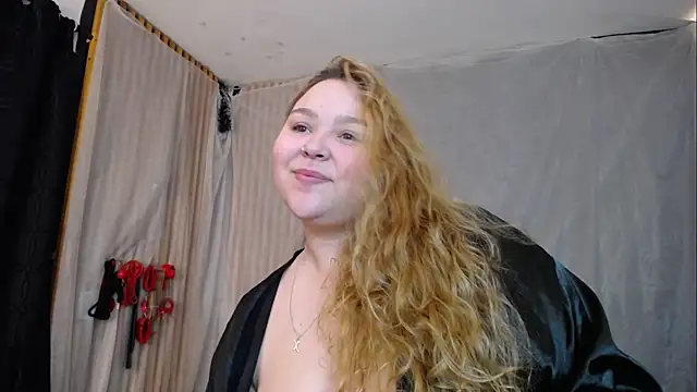 julia sweet 1 online show from 31, 1, 2025