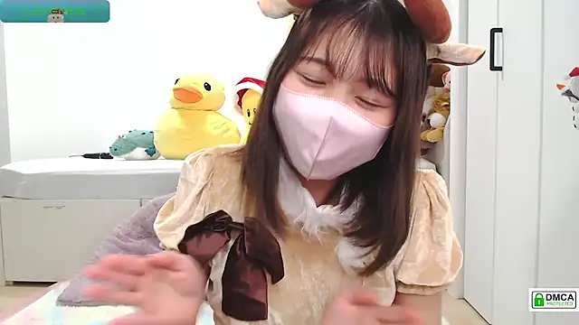 Snapshot of SUZU_ chatting on 25, 12, 2024 SUZU online show from 25, 12, 2024