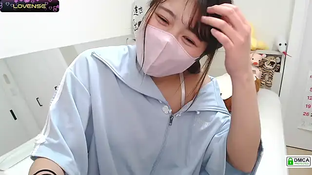Snapshot of SUZU_ chatting on 18, 1, 2025 SUZU online show from 18, 1, 2025