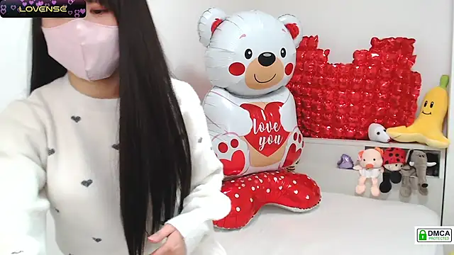 Snapshot of SUZU_ chatting on 14, 2, 2025 SUZU online show from 14, 2, 2025