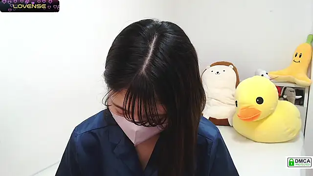 Snapshot of SUZU_ chatting on 14, 2, 2025 SUZU online show from 14, 2, 2025