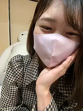 Snapshot of SUZU_ chatting on 17, 2, 2025 SUZU online show from 17, 2, 2025