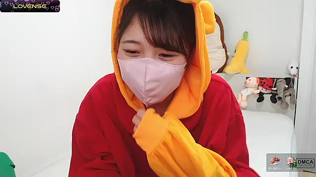 Snapshot of SUZU_ chatting on 18, 2, 2025 SUZU online show from 18, 2, 2025