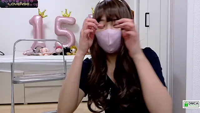Snapshot of SUZU_ chatting on 23, 2, 2025 SUZU online show from 23, 2, 2025