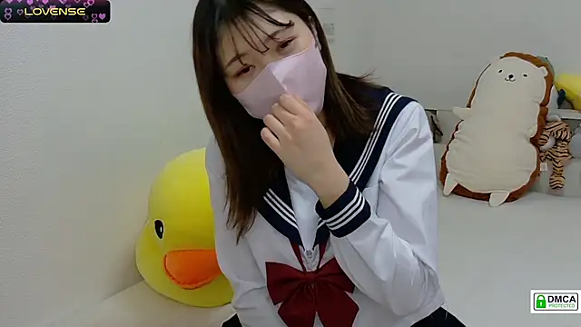 Snapshot of SUZU_ chatting on 4, 3, 2025 SUZU online show from 4, 3, 2025