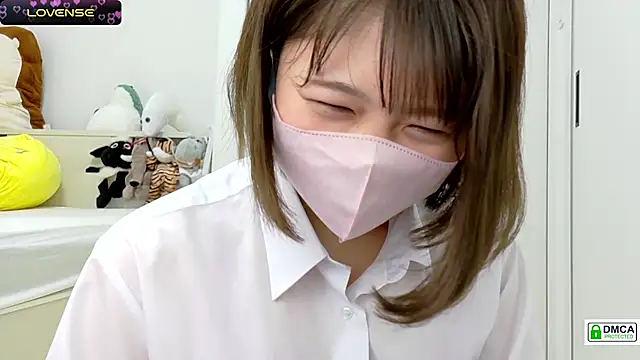 Snapshot of SUZU_ chatting on 17, 3, 2025 SUZU online show from 17, 3, 2025
