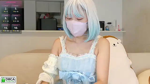 Snapshot of SUZU_ chatting on 10, 9, 2025 SUZU online show from 10, 9, 2025