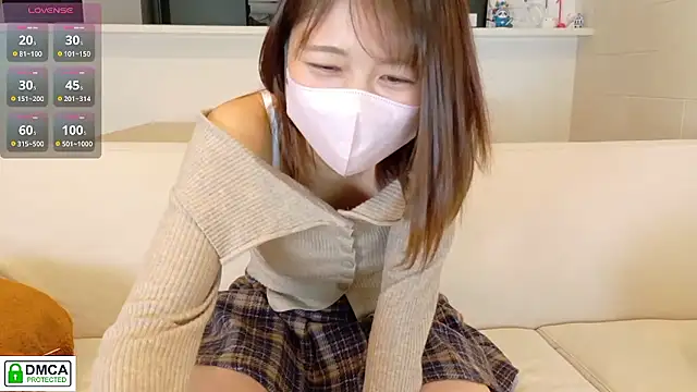 Snapshot of SUZU_ chatting on 16, 9, 2025 SUZU online show from 16, 9, 2025