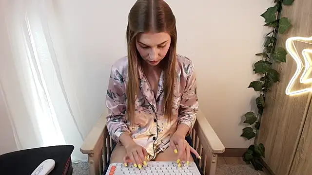 Miss Christine Cardo online show from 26, 5, 2026
