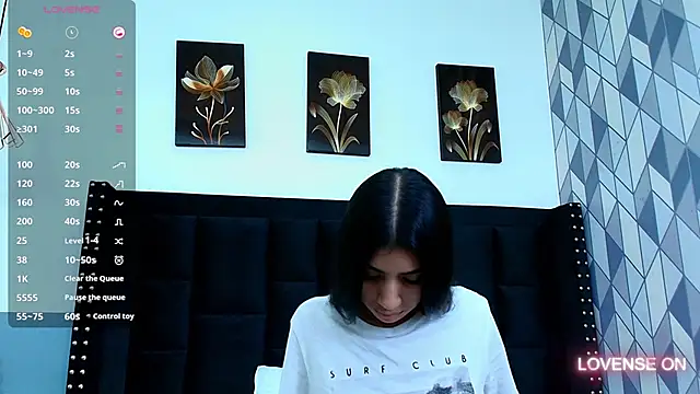 littlee emilyy  online show from 7, 2, 2025