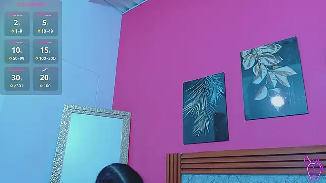 littlee emilyy  online show from 9, 4, 2026