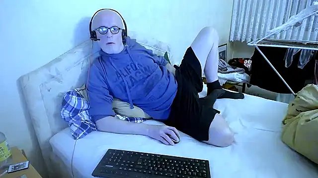 Snapshot of HornyRalfi55 chatting on 5, 3, 2025 HornyRalfi55 online show from 5, 3, 2025