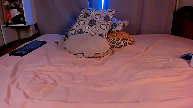 Jess Lui online show from 12, 11, 2025