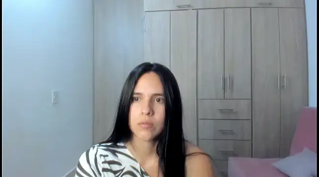 Hana Zurah online show from 22, 2, 2025