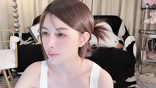 Snapshot of lvy-w chatting on 6, 3, 2025 lvy-w online show from 6, 3, 2025