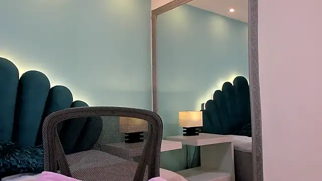 sharlott18 online show from 17, 11, 2025