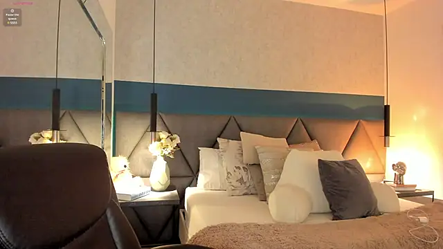 IsabellaAllen online show from 5, 2, 2025