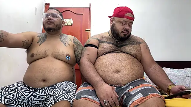 Snapshot of Latino_bigcock chatting on 19, 10, 2025 Latino bigcock online show from 19, 10, 2025