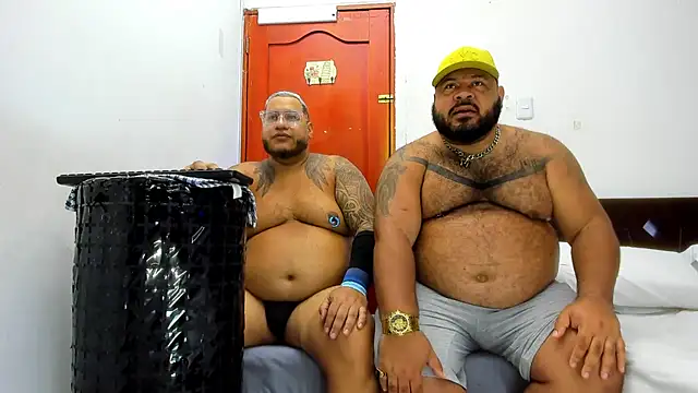 Snapshot of Latino_bigcock chatting on 26, 11, 2025 Latino bigcock online show from 26, 11, 2025