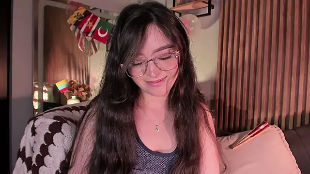 Snapshot of Eva_Macalliter chatting on 15, 7, 2026 Eva Macalliter online show from 15, 7, 2026