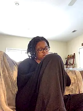 Snapshot of SweetHoneyBunz chatting on 28, 11, 2025 SweetHoneyBunz online show from 28, 11, 2025