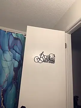 Snapshot of SweetHoneyBunz chatting on 4, 12, 2025 SweetHoneyBunz online show from 4, 12, 2025