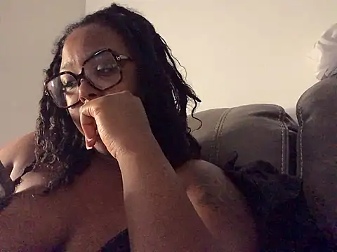 Snapshot of SweetHoneyBunz chatting on 15, 7, 2026 SweetHoneyBunz online show from 15, 7, 2026