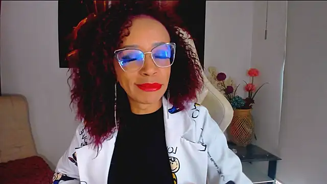Snapshot of ScarlettMalbec chatting on 11, 10, 2025 ScarlettMalbec online show from 11, 10, 2025